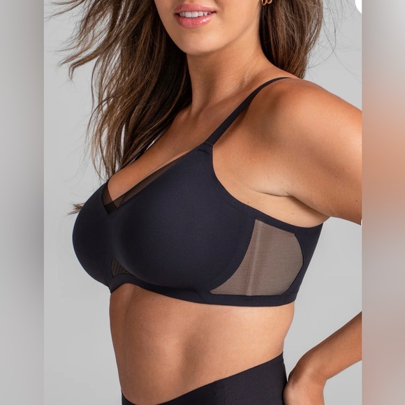 Honeylove Cross Over Bra - Picture 2 of 5